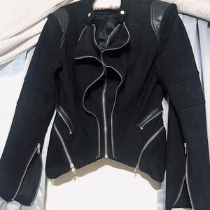 Elegant Black Women's Blazer with Zipper Accents